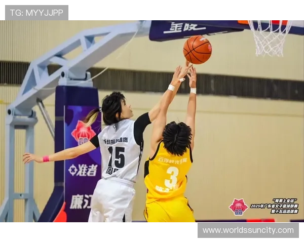 太阳篮球装备：选择适合阳光环境的篮球装备，保障运动安全与舒适体验